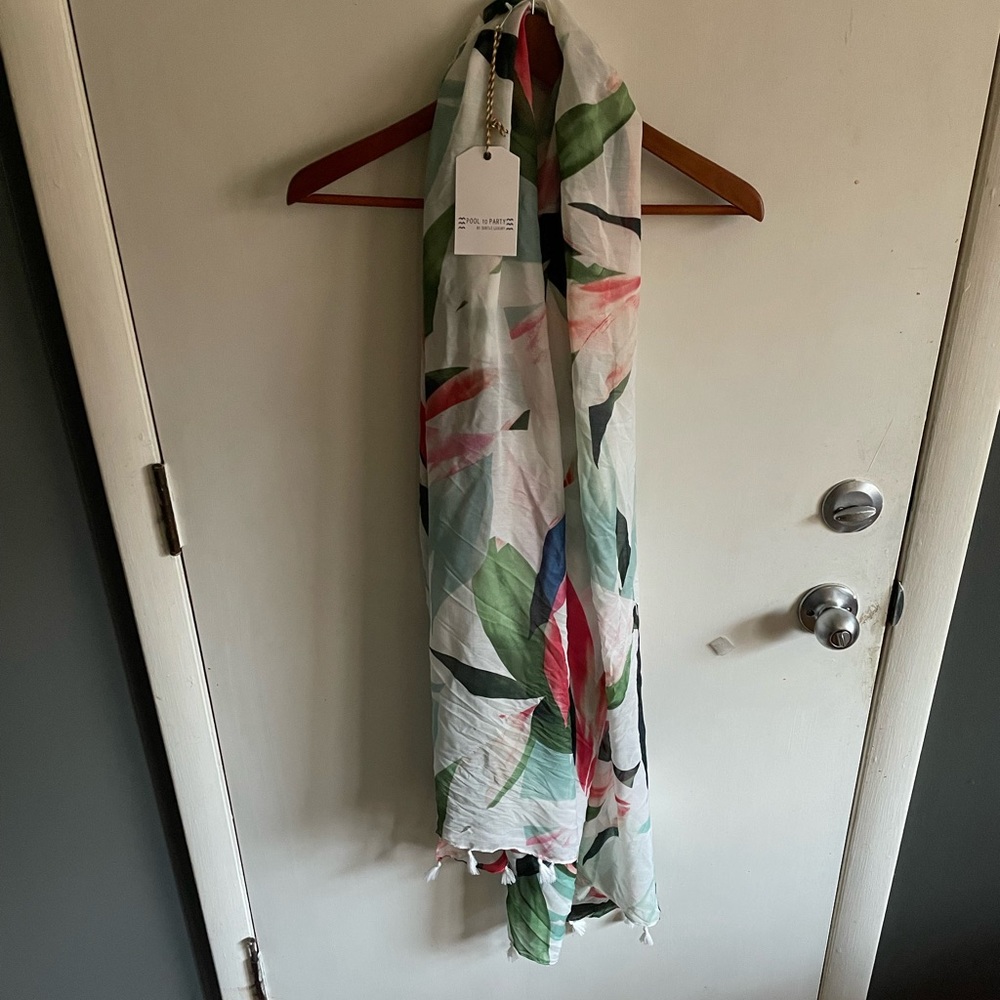 NWT Pool to Party Sarong Birds of Paradise